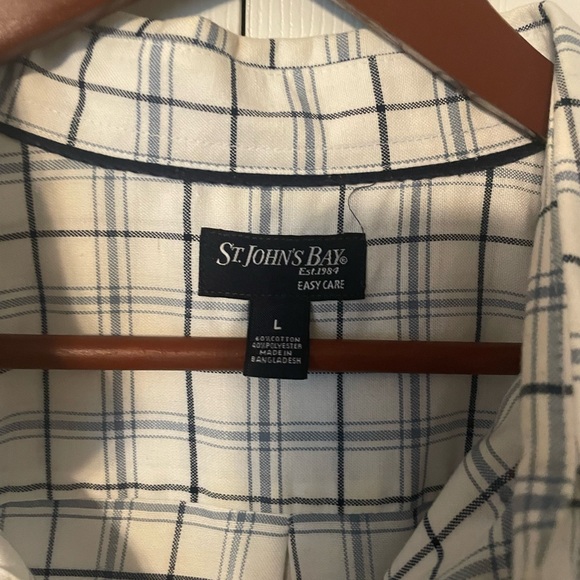 St. John’s Bay Dress Shirt - Picture 4 of 4